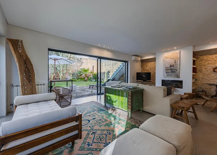 189 - Charming Garden In The Heart Of