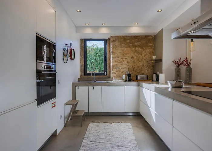 189 - Charming Garden In The Heart Of Villa Cascais