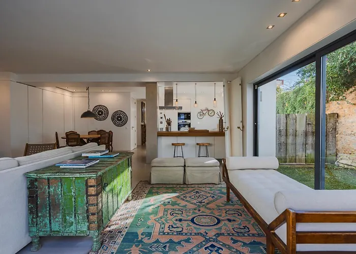Villa 189 - Charming Garden In The Heart Of Cascais