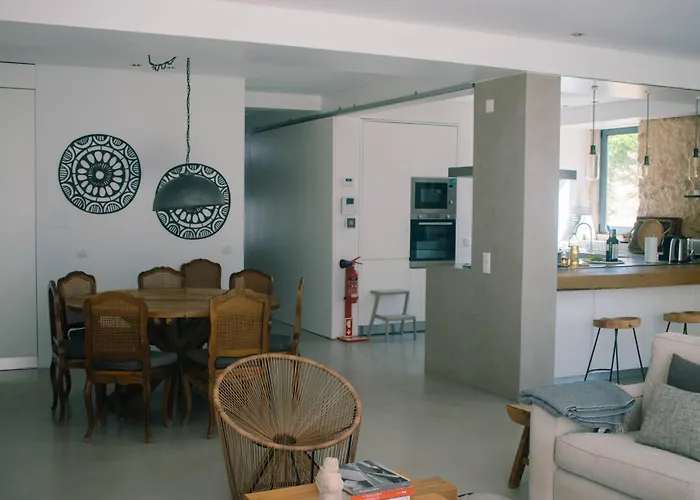 Villa 189 - Charming Garden In The Heart Of Cascais