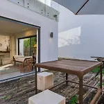 189 - Charming Garden In The Heart Of 别墅