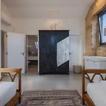 189 - Charming Garden In The Heart Of