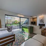 189 - Charming Garden In The Heart Of