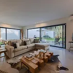 189 - Charming Garden In The Heart Of