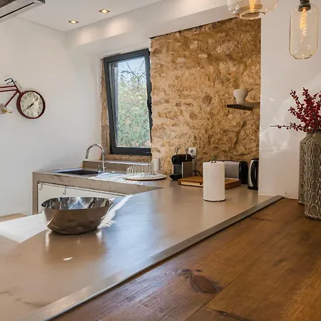 189 - Charming Garden In The Heart Of Vila