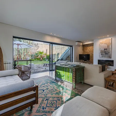 189 - Charming Garden In The Heart Of
