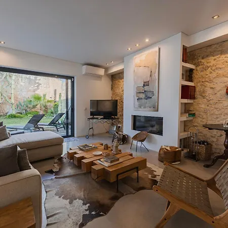 189 - Charming Garden In The Heart Of Vila