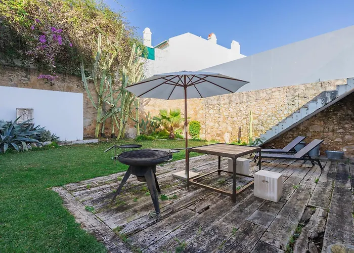 189 - Charming Garden In The Heart Of * Cascais