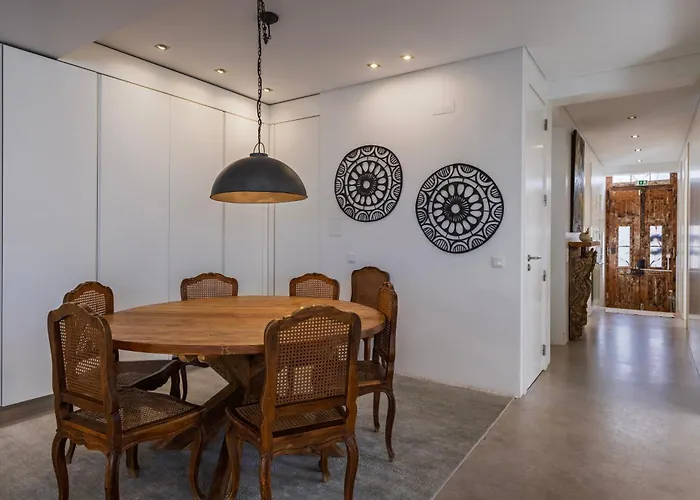 189 - Charming Garden In The Heart Of Villa Cascais