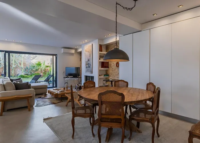 189 - Charming Garden In The Heart Of Cascais