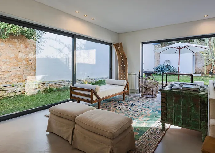 189 - Charming Garden In The Heart Of