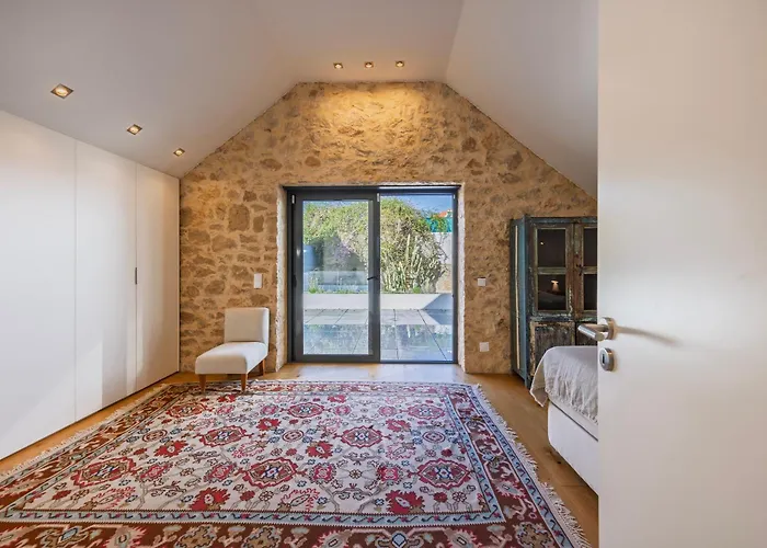189 - Charming Garden In The Heart Of Villa