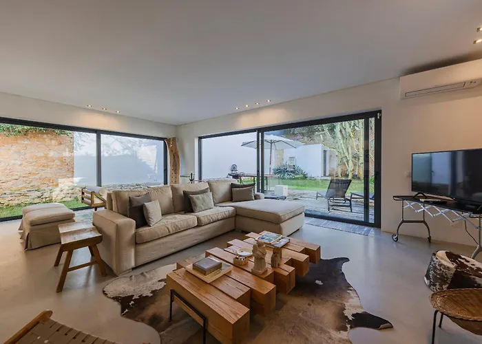 189 - Charming Garden In The Heart Of
